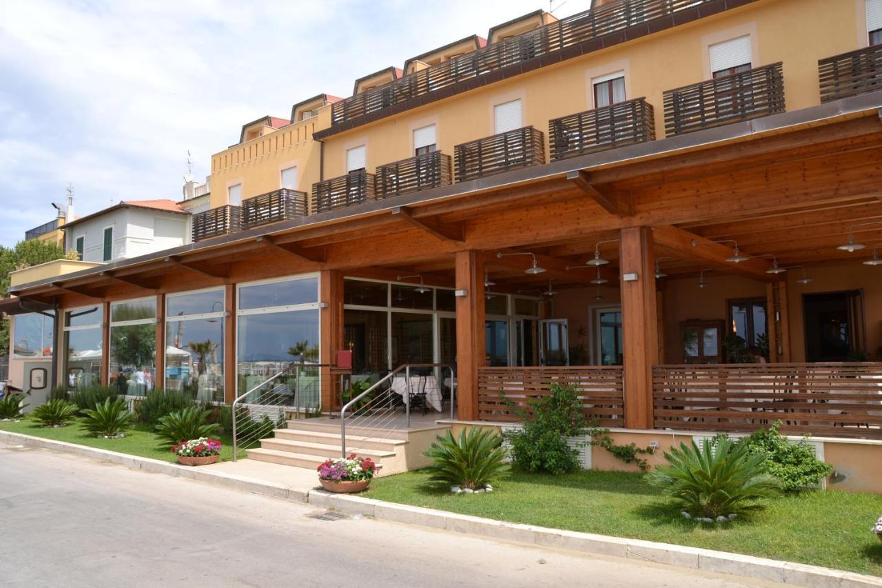 Hotel Miramare Castiglione della Pescaia Esterno foto